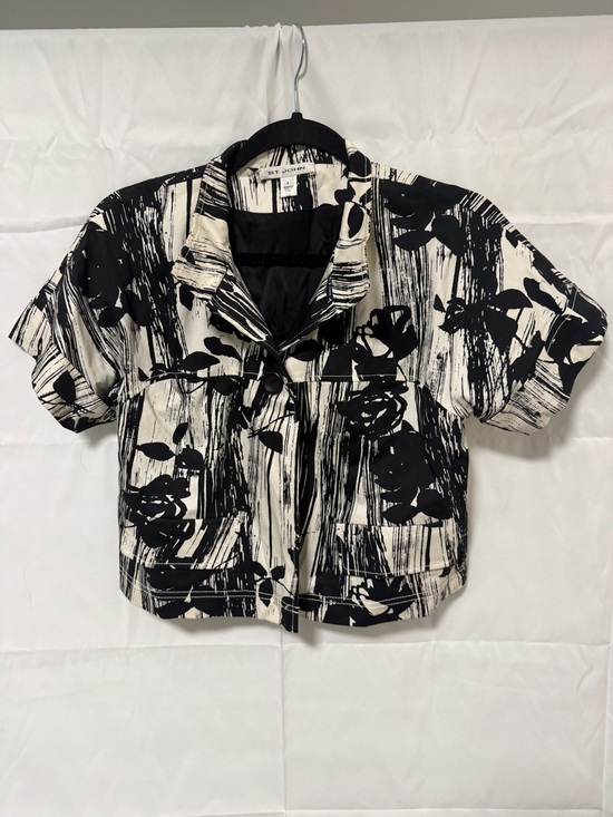 St. John Jackets & Blazers - St. John Black and White Abstract-Print Cropped Jacket